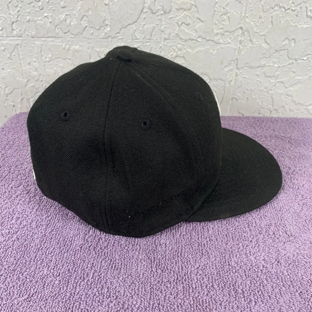 Chicago White Sox Hat Cap Fitted Mens 7 3/8 Black‎ White MLB Baseball Logo